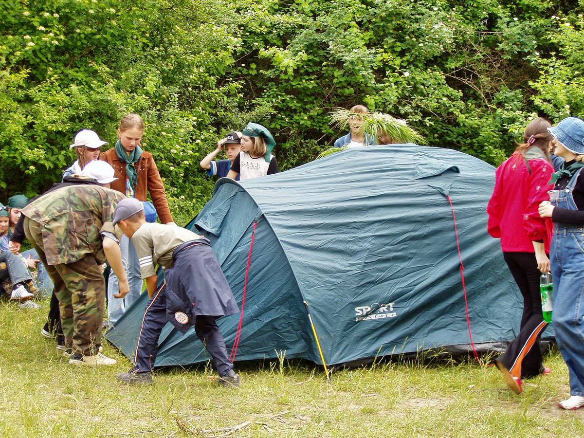 Организация палаточного лагеря. Туристический лагерь. Поход в лагере. Палаточный лагерь в лесу. Палаточный лагерь для детей.